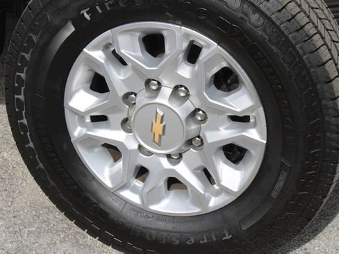 Used 2023 Chevrolet Silverado 2500 LT image 16