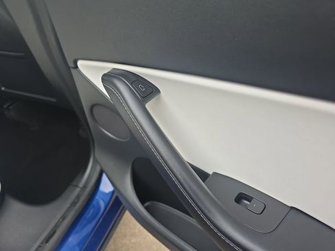 Used 2022 Tesla Model Y Performance image 35