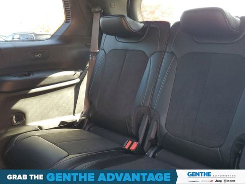 Certified 2024 Jeep Grand Cherokee L Altitude AWD/4WD image 25