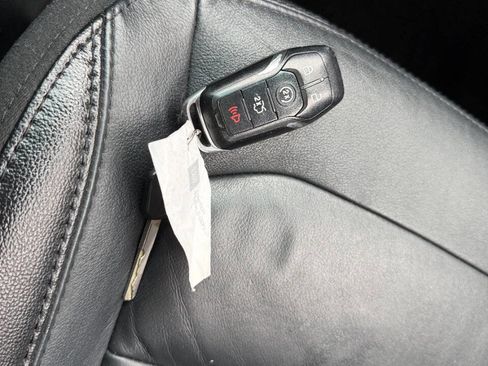 Used 2016 Ford Explorer XLT w/ Equipment Group 202A image 24