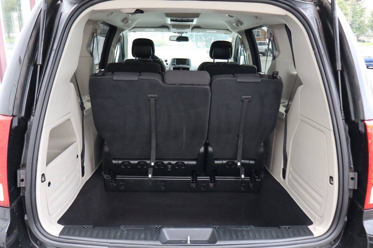 Used 2017 Dodge Grand Caravan SE w/ Power Window Group FWD image 4