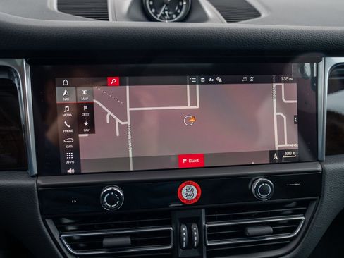 New 2026 Porsche Macan image 18