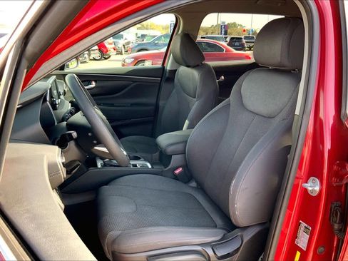 Used 2019 Hyundai Santa Fe SE image 8