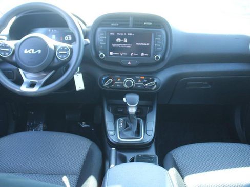 Used 2024 Kia Soul LX w/ Option Group 015 FWD image 13