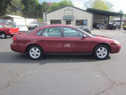 Used 2005 Ford Taurus SE image 5