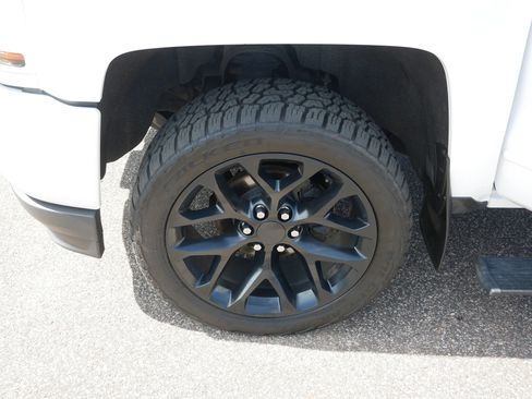 Used 2018 Chevrolet Silverado 1500 LT w/ All Star Edition AWD/4WD image 15