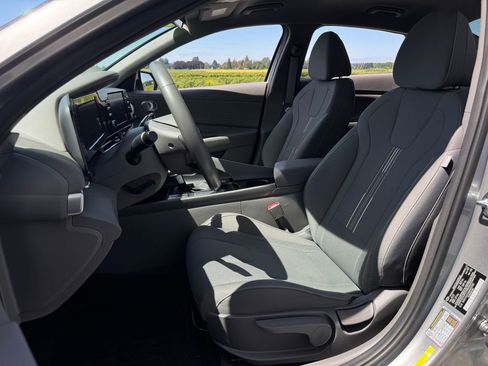Used 2021 Hyundai Elantra SEL w/ Convenience Package FWD image 9