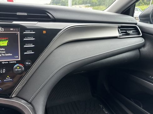 Used 2019 Toyota Camry SE w/ Audio Package FWD image 11