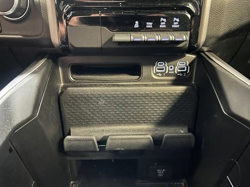 Used 2023 RAM 1500 Big Horn AWD/4WD image 21