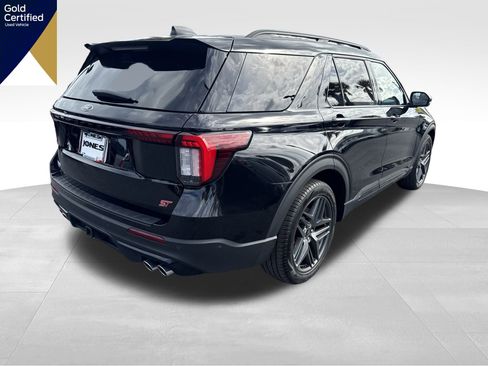Used 2025 Ford Explorer ST image 9