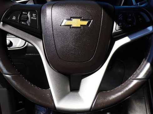 Used 2022 Chevrolet Trax LT w/ LT Convenience Package AWD/4WD image 53
