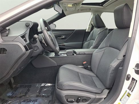 Certified 2022 Lexus ES 350 w/ Premium Package image 14