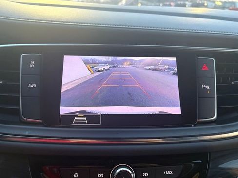 Used 2021 Buick Enclave Essence w/ Sound and Sites Package image 18