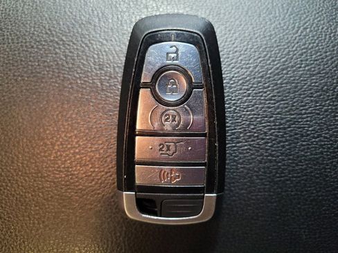 Used 2019 Ford Explorer XLT w/ Equipment Group 201A FWD image 32
