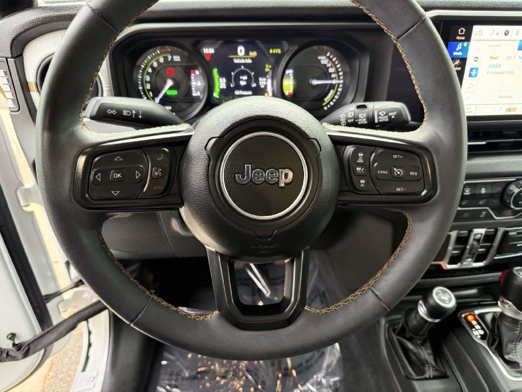 Used 2024 Jeep Wrangler Unlimited w/ Convenience Group AWD/4WD image 20