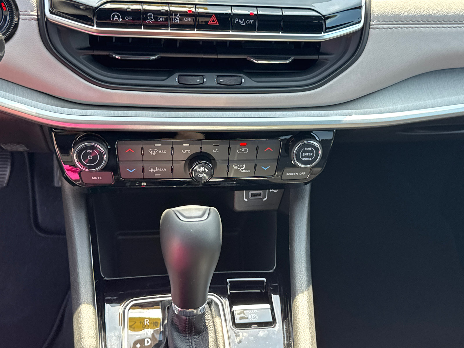 New 2026 Jeep Compass Limited AWD/4WD image 12