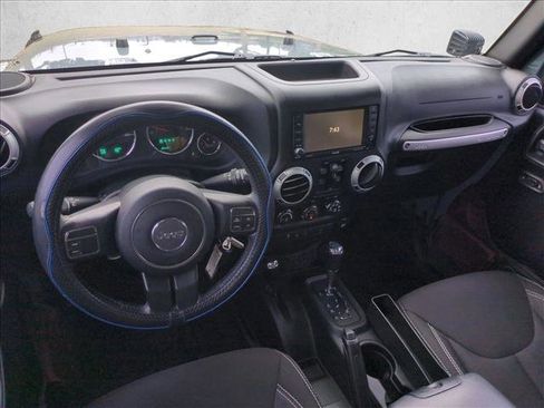 Used 2015 Jeep Wrangler Unlimited Sahara AWD/4WD image 15