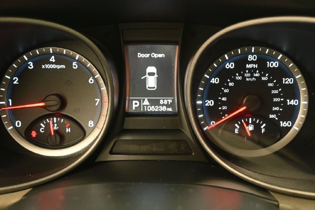 Used 2016 Hyundai Santa Fe Sport FWD image 3