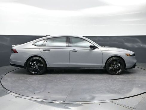 Used 2025 Honda Accord Sport image 4