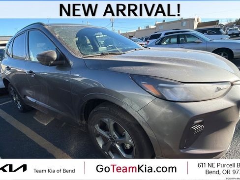 Used 2024 Ford Escape ST-Line image 1