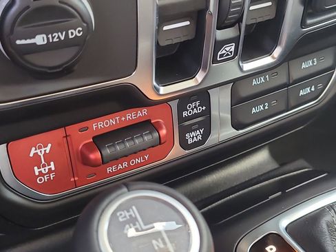 New 2026 Jeep Gladiator Rubicon w/ Steel Power Dome Hood Package AWD/4WD image 26