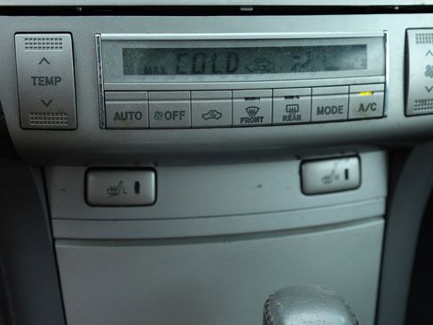 Used 2007 Toyota Solara SLE image 28