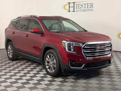 Used 2023 GMC Terrain SLT w/ Infotainment Package II FWD image 2