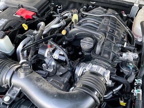 Certified 2023 Jeep Wrangler Unlimited Rubicon w/ Cold Weather Group image 33