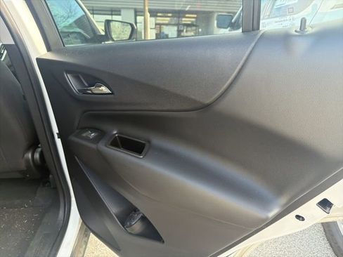 Used 2020 Chevrolet Equinox LT image 14
