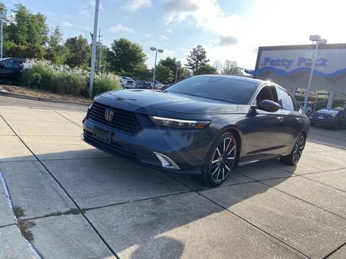 Used 2023 Honda Accord Touring image 4