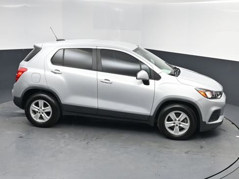 Used 2020 Chevrolet Trax LS w/ Tint and Cruise Package image 7