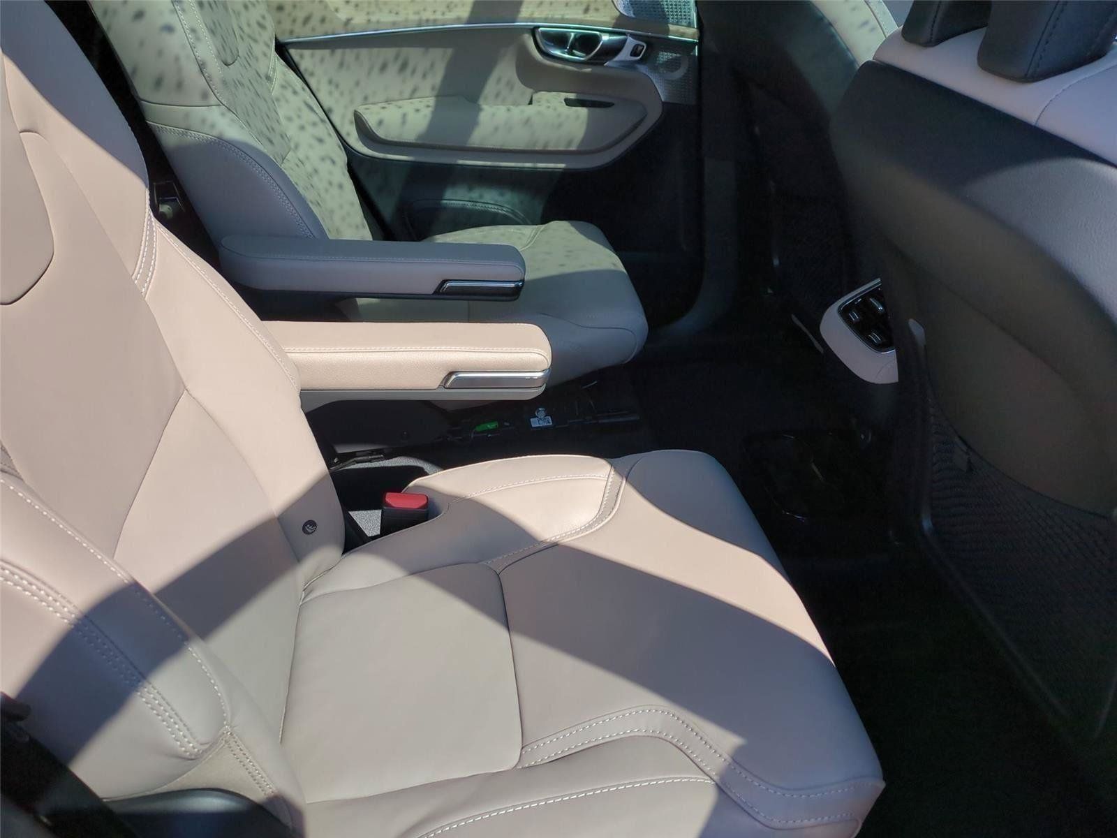 New 2026 Volvo XC90 B5 Ultra w/ Protection Package Premier AWD/4WD image 19