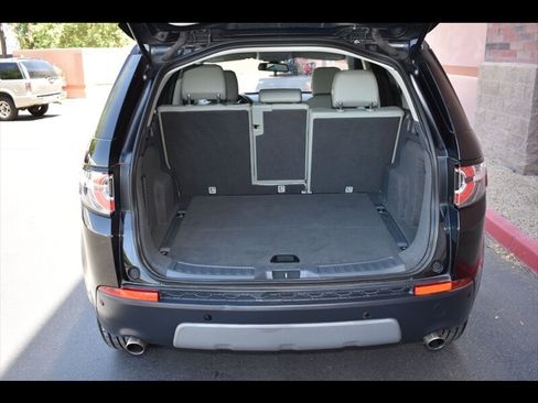 Used 2017 Land Rover Discovery Sport SE AWD/4WD image 24