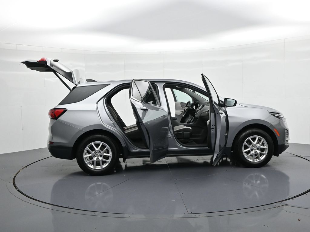 Used 2024 Chevrolet Equinox LT FWD image 23