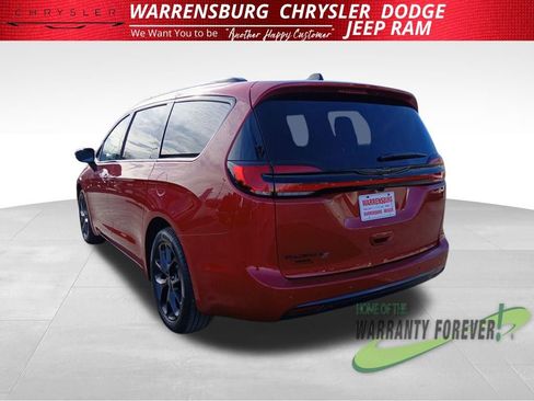 New 2026 Chrysler Pacifica Select w/ S Appearance Package image 6