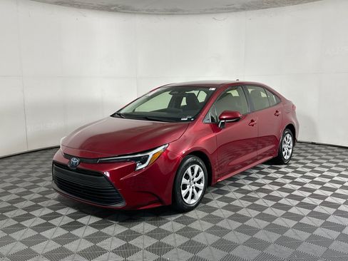Used 2024 Toyota Corolla LE FWD image 7
