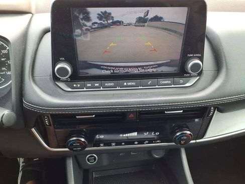 Used 2023 Nissan Rogue SV FWD image 15