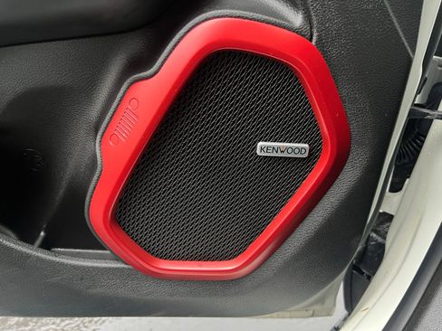 Used 2021 Jeep Renegade Trailhawk w/ Sun & Sound Group image 16