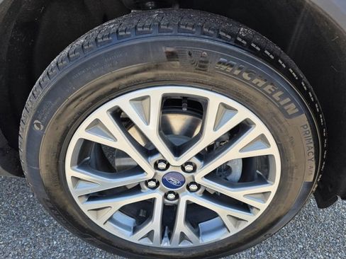 Certified 2022 Ford Escape SEL image 9