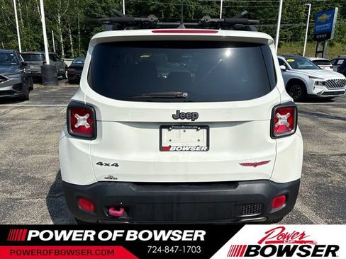 Used 2017 Jeep Renegade Trailhawk AWD/4WD image 4