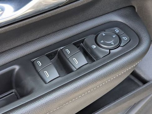 Used 2023 GMC Terrain SLE w/ Driver Convenience Package FWD image 13