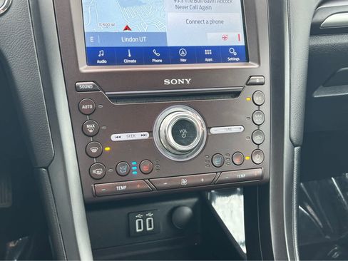 Used 2020 Ford Fusion Titanium image 37