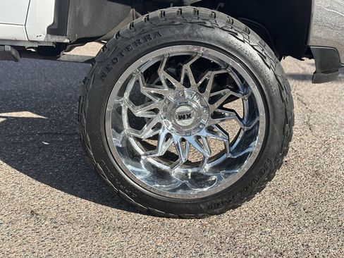 Used 2023 Chevrolet Silverado 2500 LTZ w/ LTZ Premium Package image 12