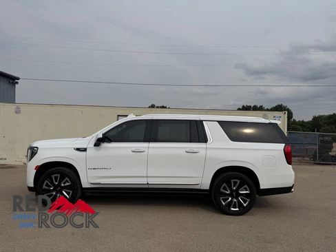 Used 2021 GMC Yukon XL Denali w/ Denali Ultimate Package AWD/4WD image 5