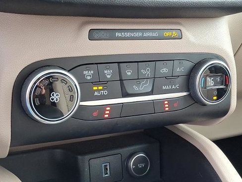 Certified 2020 Ford Escape SE image 16