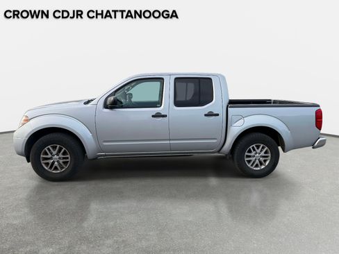 Used 2016 Nissan Frontier SV RWD image 2