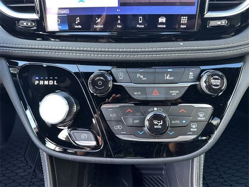 New 2026 Chrysler Pacifica Limited w/ S Appearance Package image 21