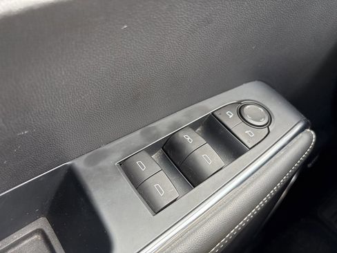 Used 2024 GMC Acadia Elevation image 22