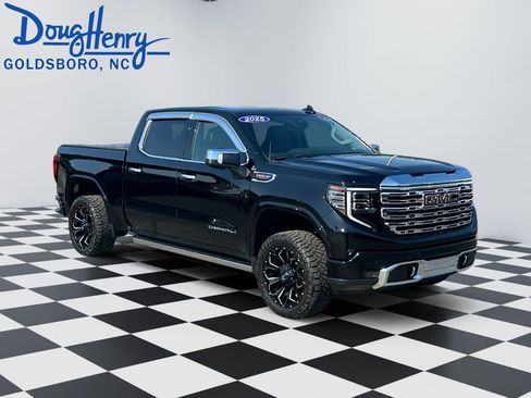 Used 2025 GMC Sierra 1500 Denali w/ Denali Reserve Package AWD/4WD image 7