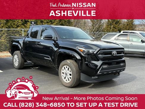 Used 2024 Toyota Tacoma SR5 image 1